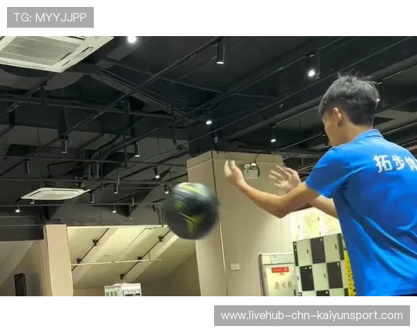 网球底线攻防连续训练——提升技术水平的核心训练法