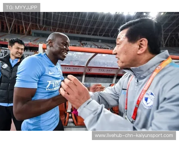 职业球员是否参与球队战术资料的结构化建设，职业球员和业余球员对抗