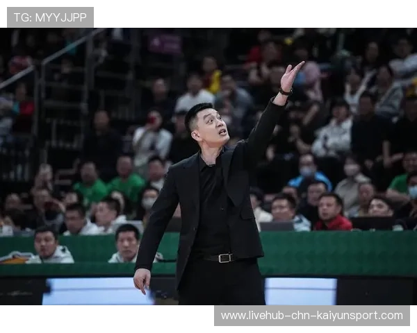 杨鸣谈质疑声:球队士气高涨,杨鸣球队队员 杨鸣谈质疑声:球队士气高涨,杨鸣球队队员